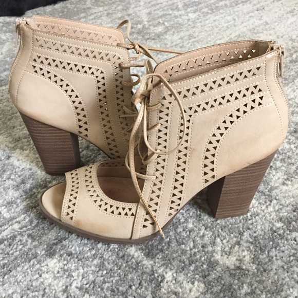 Restricted Shoes - Super cute heels
